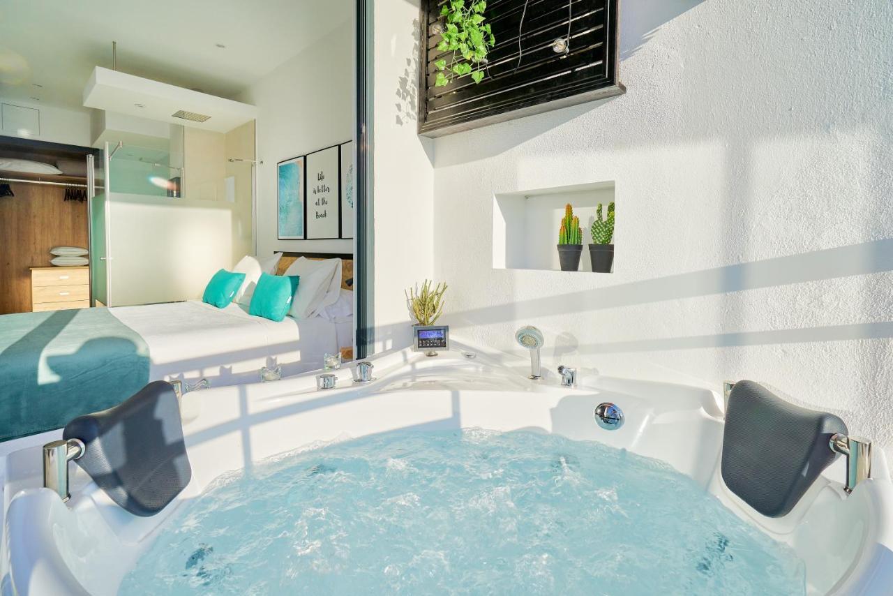 Suite Del Mar Luxury Apartment With Jacuzzi Torremolinos Luaran gambar